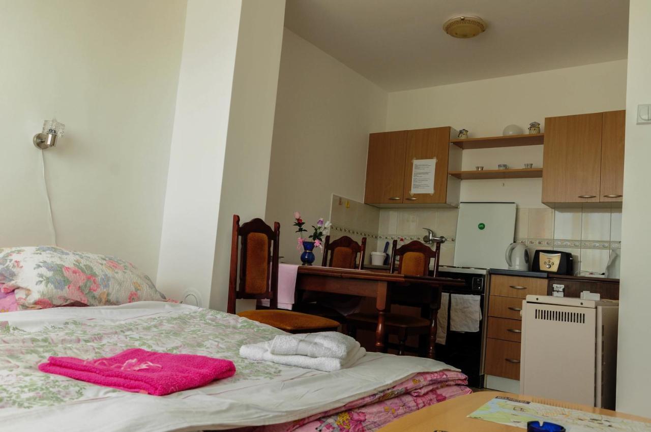 Apartment Daca Stan Belgrade Chambre photo